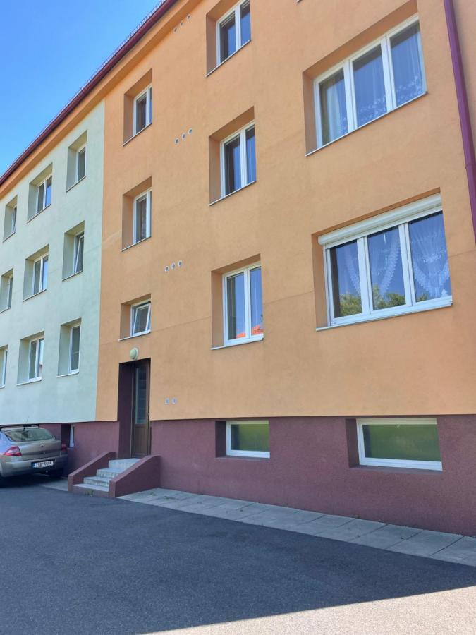 Apartman V Kratke Kamenicky Senov Екстериор снимка